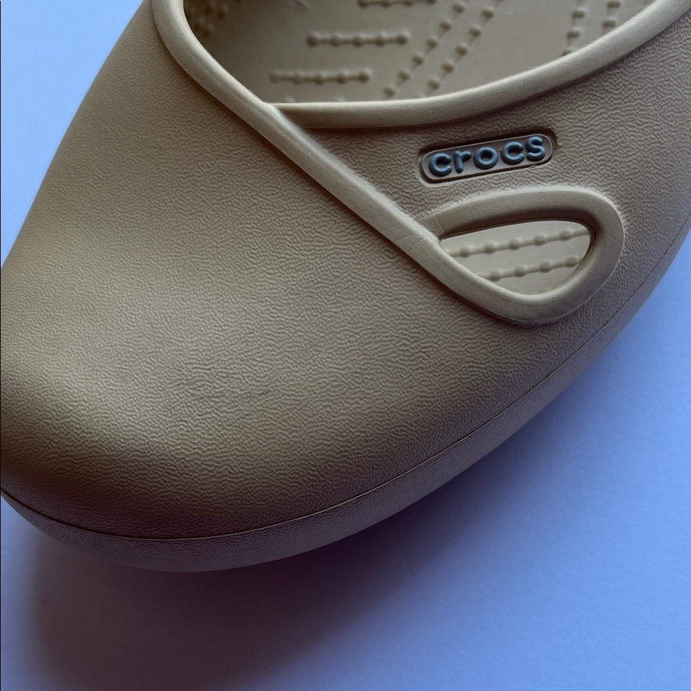 CROCS Women's Tan Slingback Flats - Picture 4 of 6